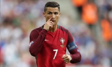 开云在线直播-孔德一剑封喉，波兰鏖战荷兰悬念早逝