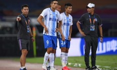 开云足球直播-名帅下课引发球队动荡，阵容变化如雨后春笋！