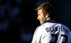 开云体育视频直播-季后赛抢七焦点战，开拓者收割鹈鹕，利拉德时刻再现