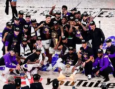 湖人队全队合练展现雄心，诸多伤愈球员大归队的简单介绍