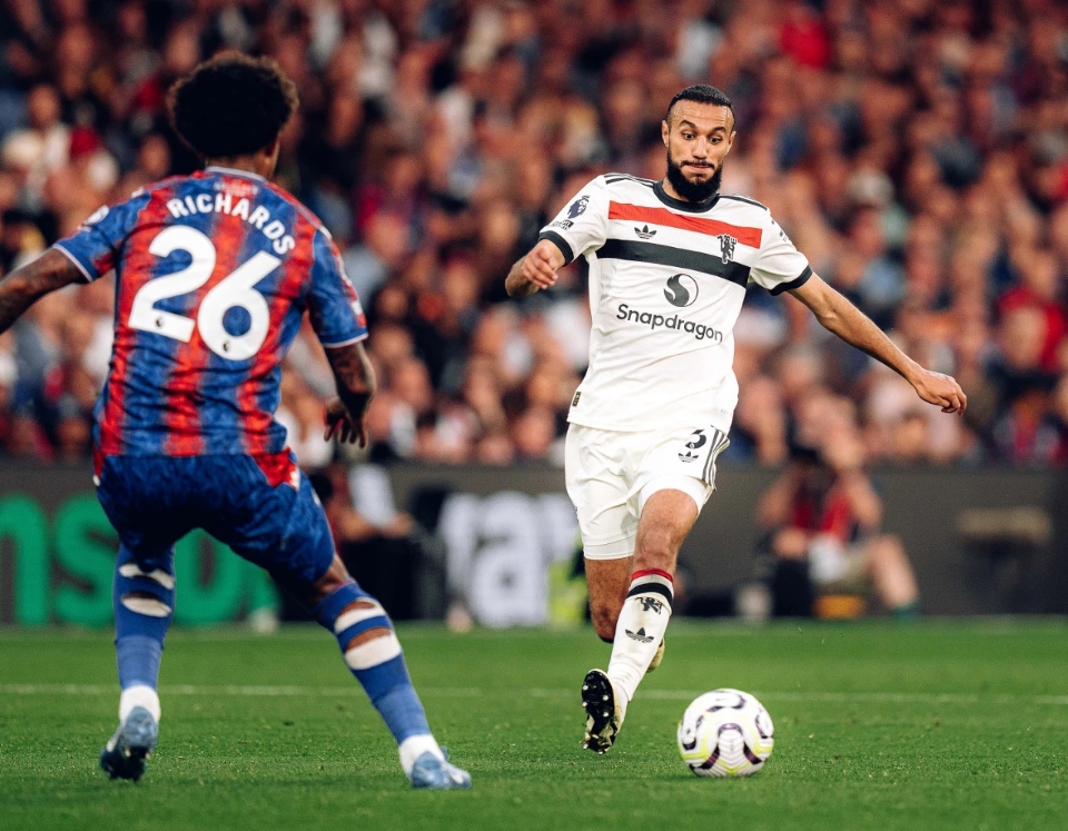 曼联客场大胜水晶宫，稳住前哨位置