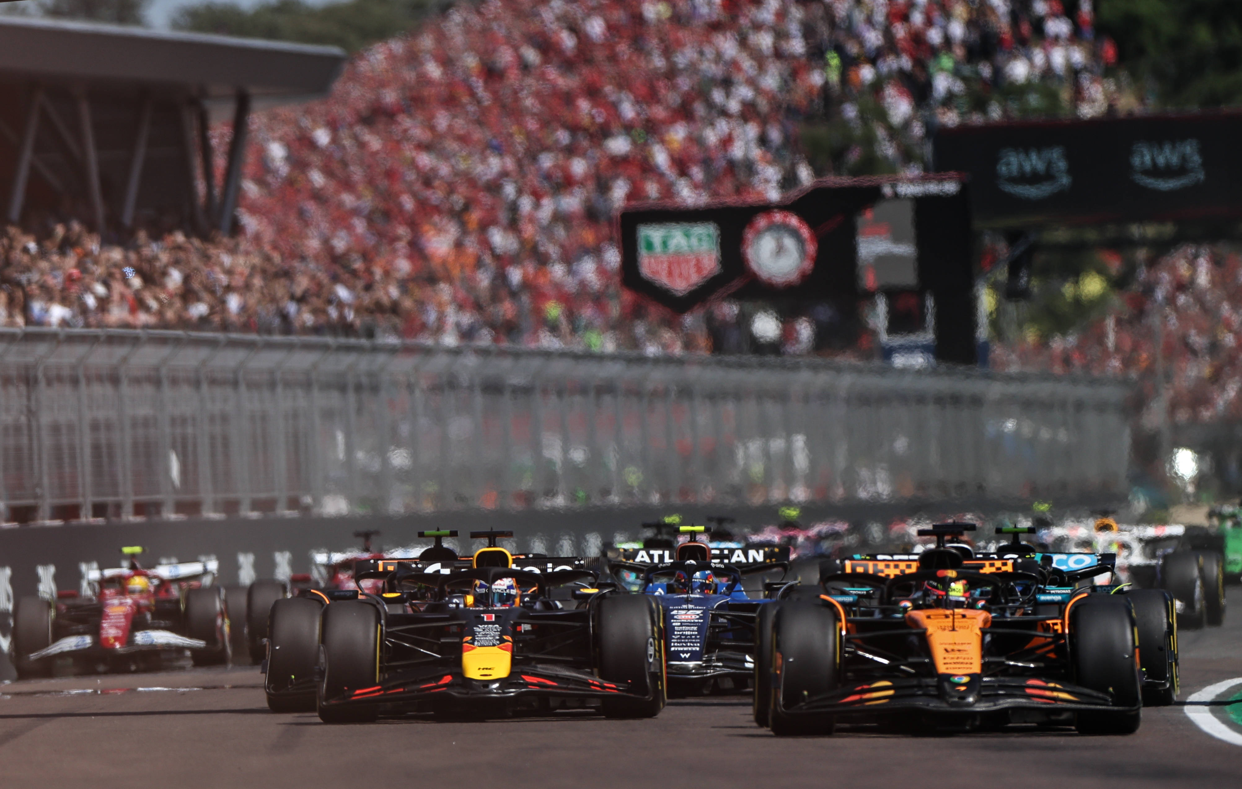 威廉姆斯绝杀梅赛德斯，诺里斯点燃赛场的简单介绍