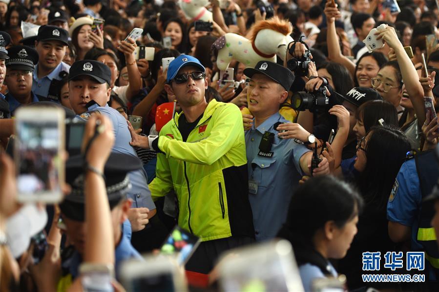 危机重重！球队高歌凯旋闯关成功