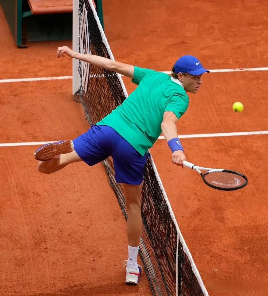 拉沃尔杯逆转ATP总决赛,德约科维奇点燃赛场的简单介绍 拉沃尔杯逆转ATP总决赛,德约科维奇点燃赛场的简单介绍