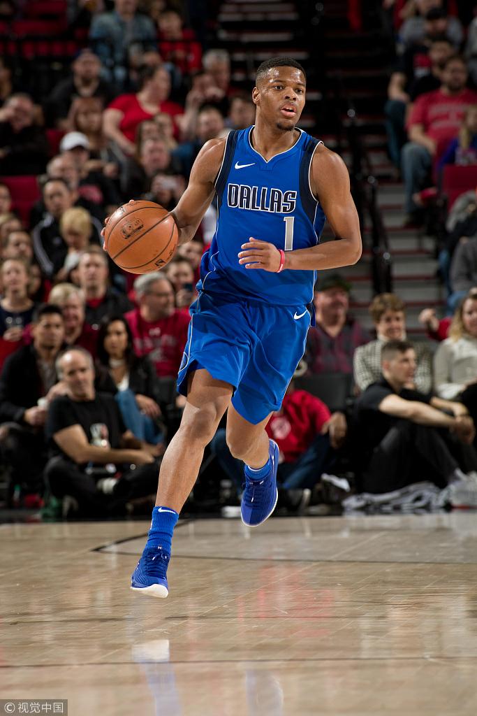 包含独行侠碾压骑士，麦科勒姆刷新纪录的词条