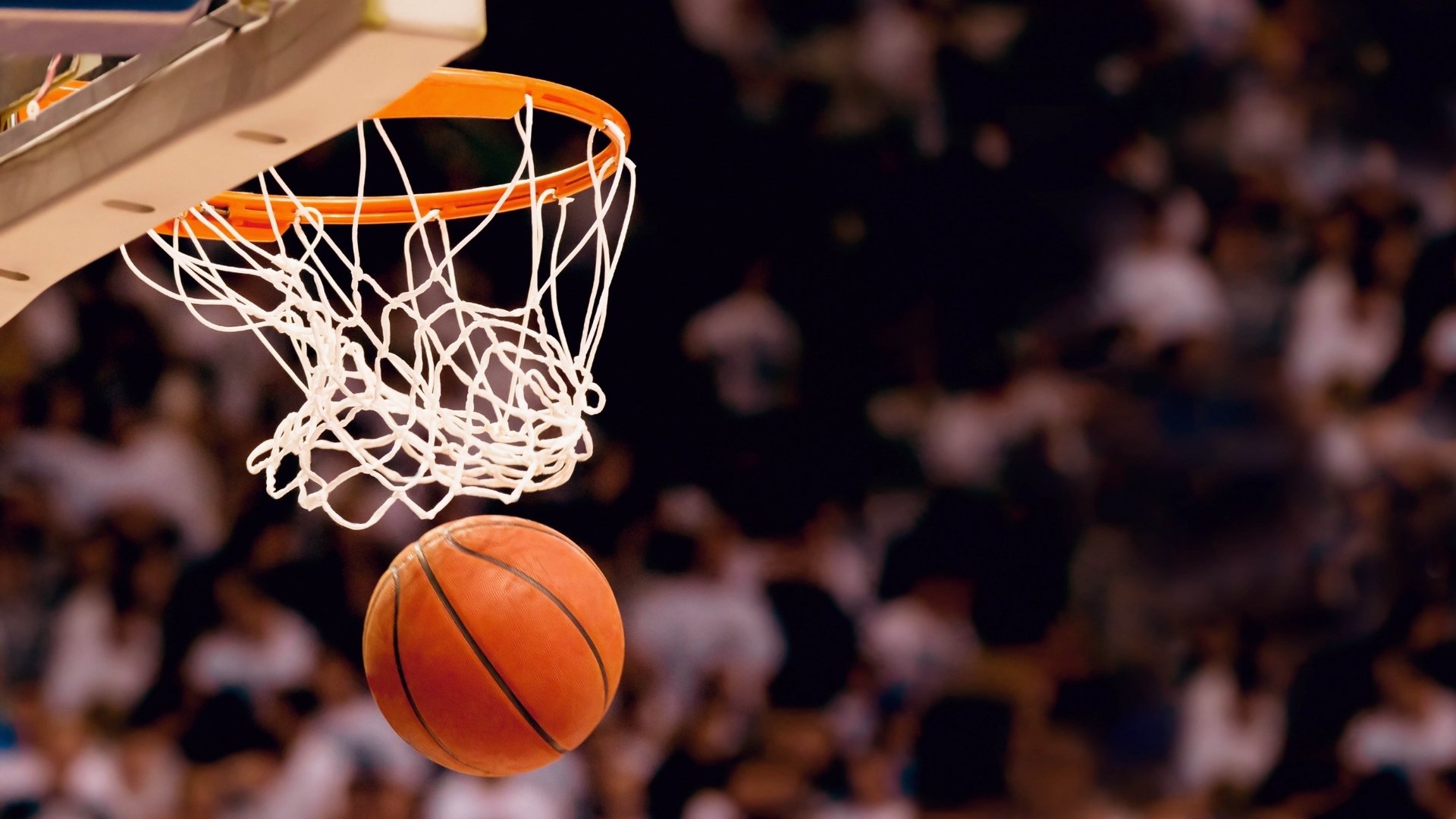 意甲烽火与NBA寒流，当足球的唯一性撞上篮球的偶然性